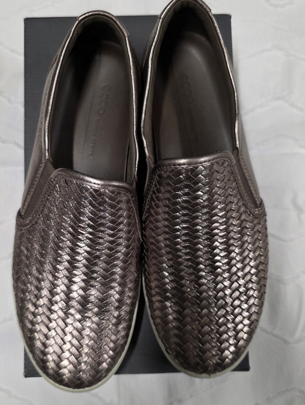 Ecco Womens Soft 7 Stone Metallic Woven Slip-On Sneakers - Bronze